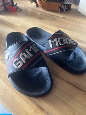 PLACE "GAME MODE" BOYS FLIP FLOPS